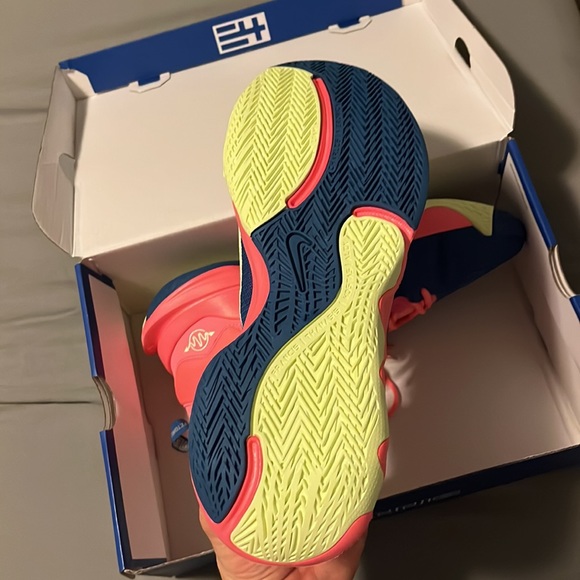 Nike Giannis Immortality 2 The Wonder NWT - Picture 6 of 14